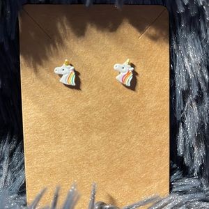 SOLD SOLD SOLD…..💥💥BUNDLE💥💥Little girl stud fashion earrings